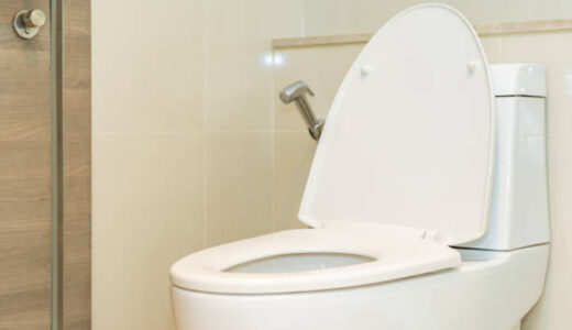 【固形物が原因】トイレつまりが起きた時の対処法と7つの解消方法
